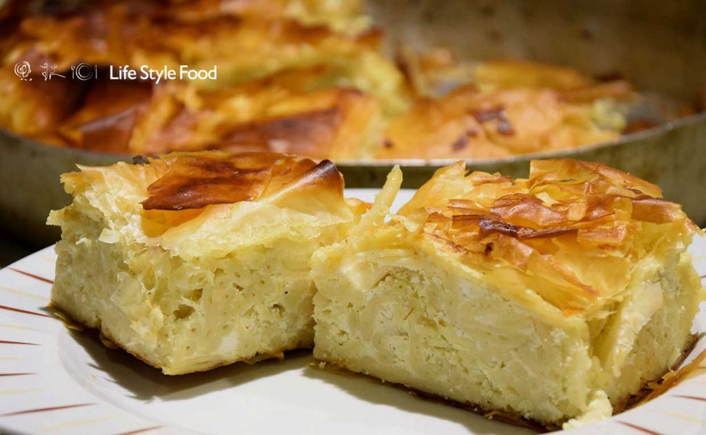 Μακαρονόπιτα με τρία τυριά