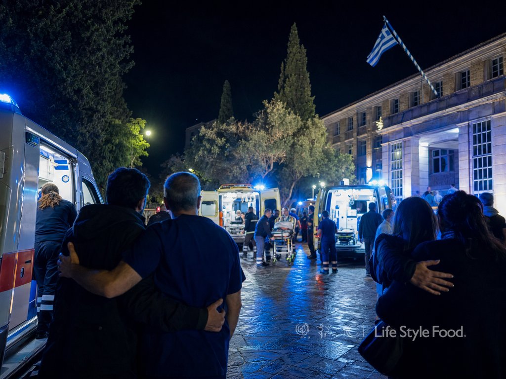 Νεκρή νοσηλεύτρια ναύπλιο — Είσοδος Επειγόντων του νοσοκομείου